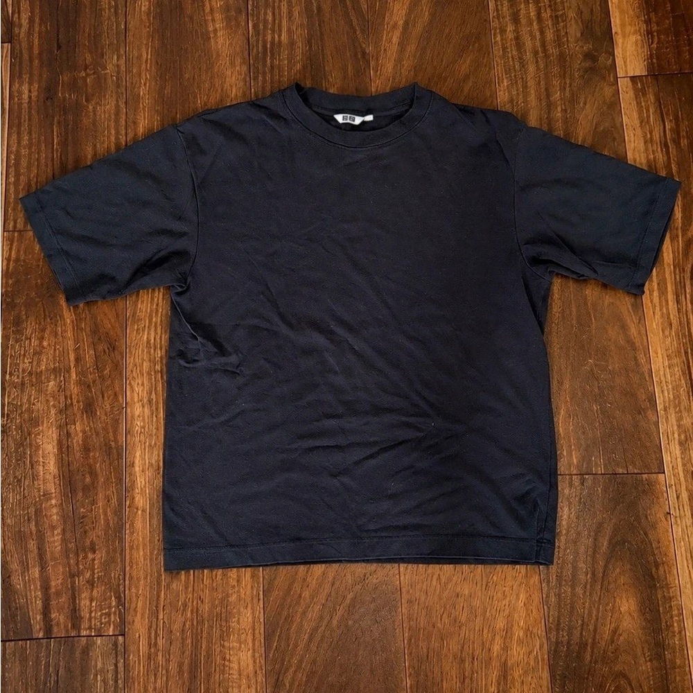 Uniqlo Men's Crewneck T-Shirt - Navy Blue